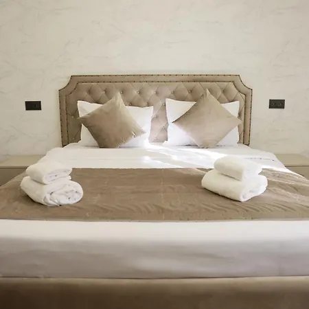 Royal Renaissance Hotel Yerevan Room photo