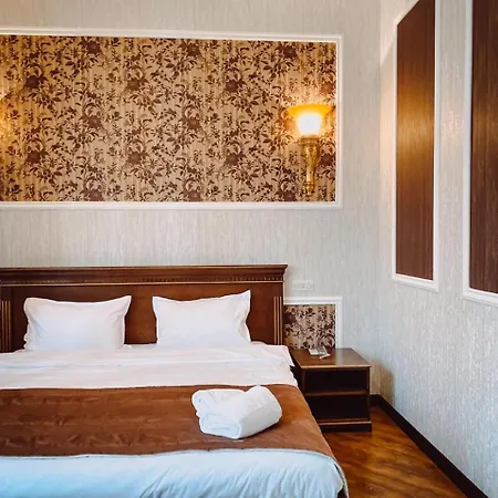 Royal Renaissance Hotel Yerevan Exterior photo