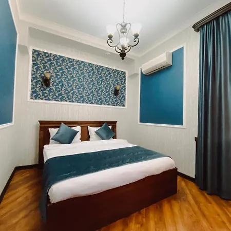 Royal Renaissance Hotel Yerevan Exterior photo