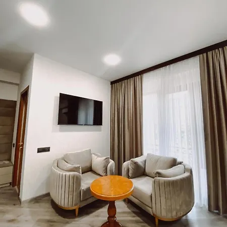 Royal Renaissance Hotel Yerevan Exterior photo