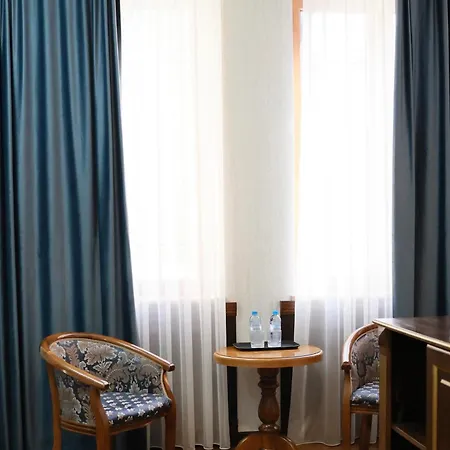 Royal Renaissance Hotel Yerevan Exterior photo