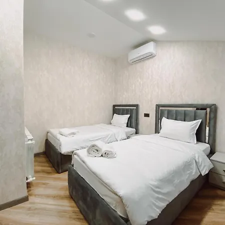 Royal Renaissance Hotel Yerevan Room photo