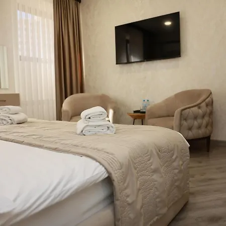 Royal Renaissance Hotel Yerevan Room photo