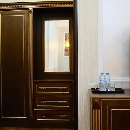 Royal Renaissance Hotel Yerevan Room photo