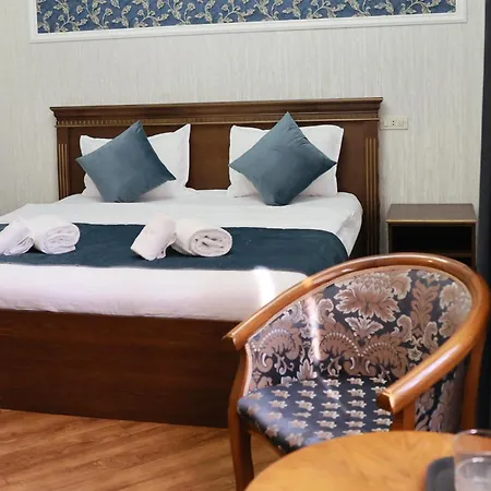 Royal Renaissance Hotel Yerevan Room photo