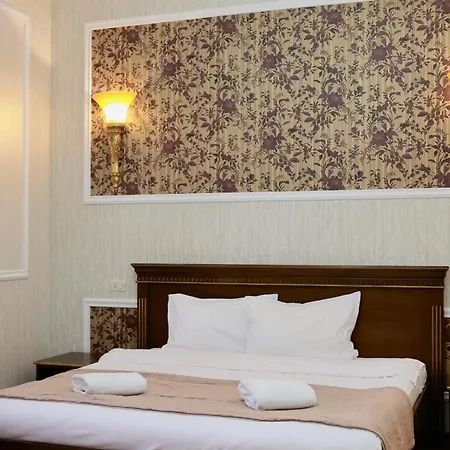 Royal Renaissance Hotel Yerevan Room photo