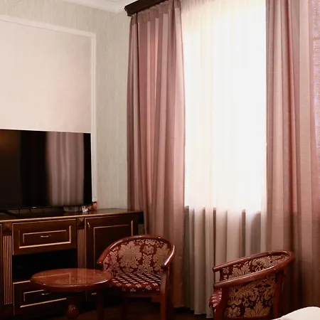 Royal Renaissance Hotel Yerevan Room photo