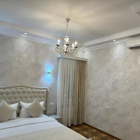 Royal Renaissance Hotel Yerevan Exterior photo