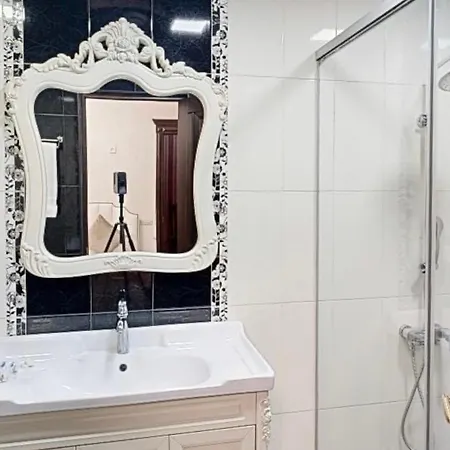 Royal Renaissance Hotel Yerevan Room photo