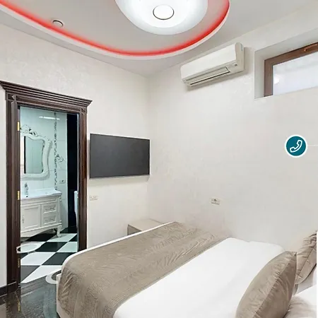 Royal Renaissance Hotel Yerevan Room photo