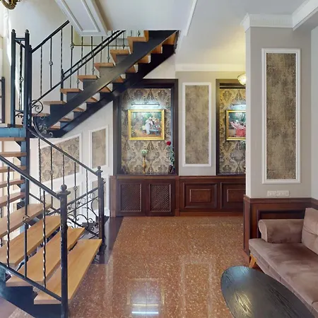 Royal Renaissance Hotel Yerevan Exterior photo
