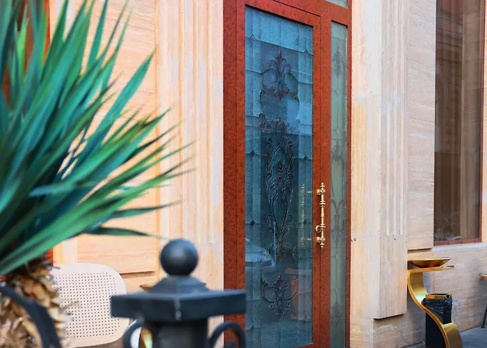 Royal Renaissance Hotel