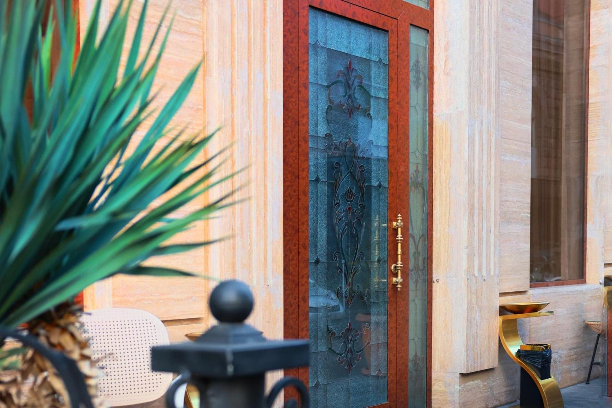 Royal Renaissance Hotel 4*