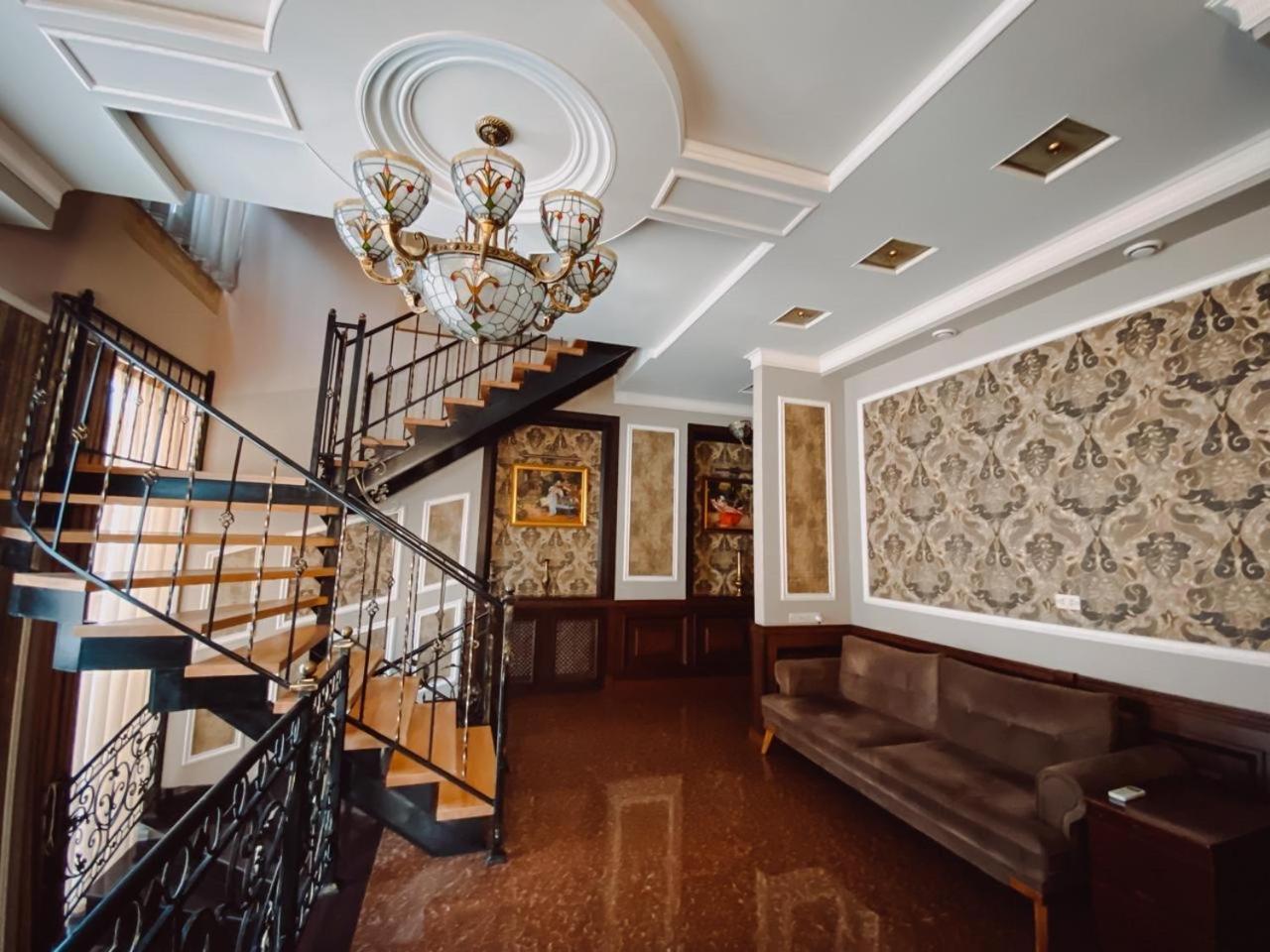 Royal Renaissance Hotel 4*