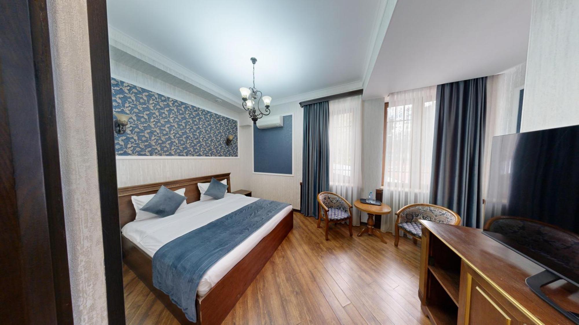 Royal Renaissance 4*