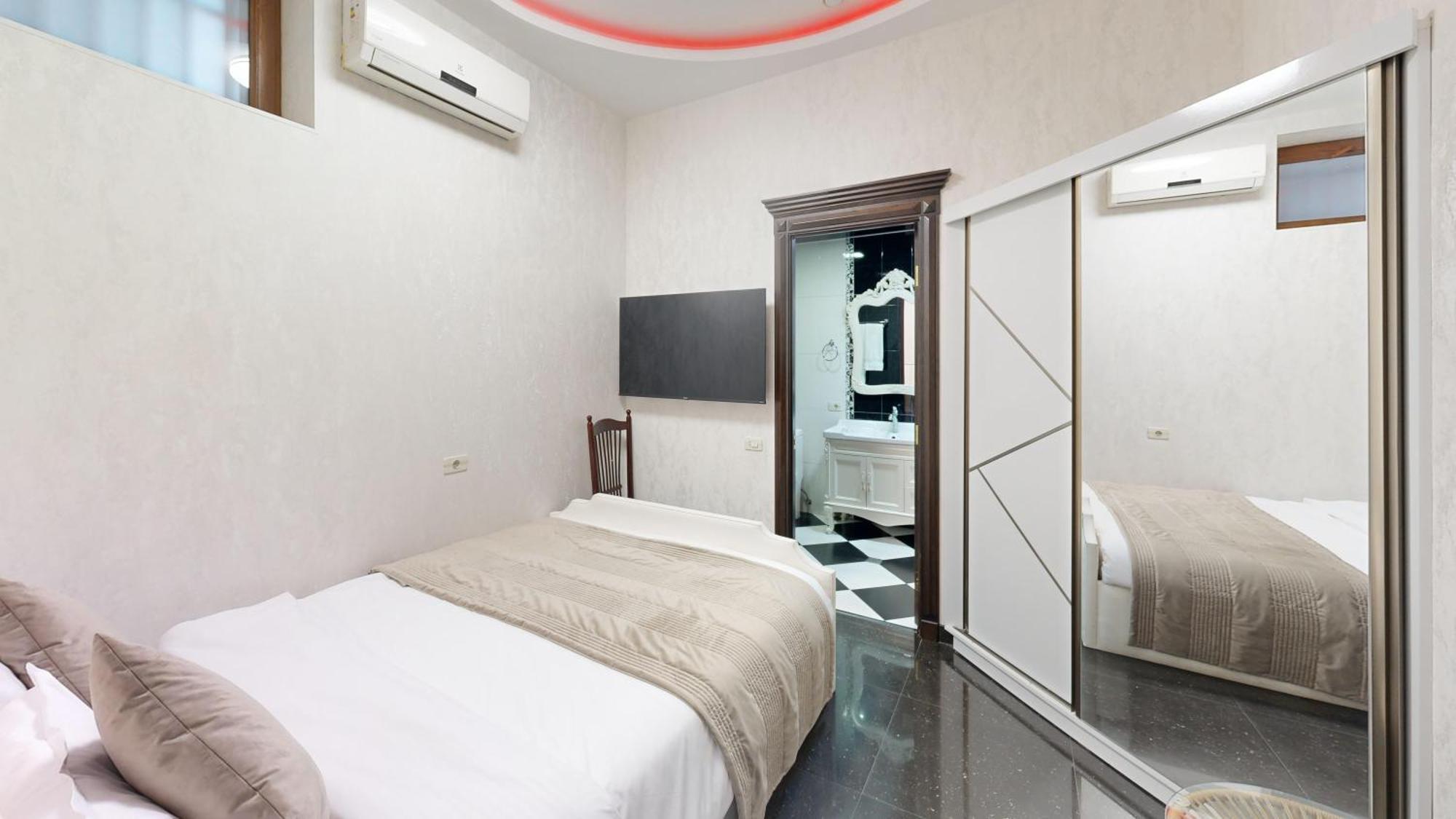 Royal Renaissance Hotel 4*