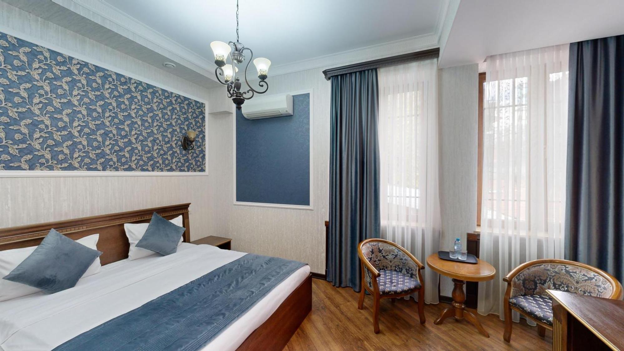 Royal Renaissance 4*
